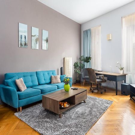 Stylish Studio Kronstadt Apartment Brasov Luaran gambar