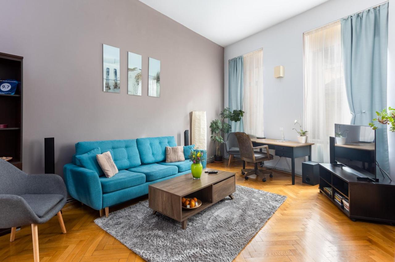 Stylish Studio Kronstadt Apartment Brasov Luaran gambar