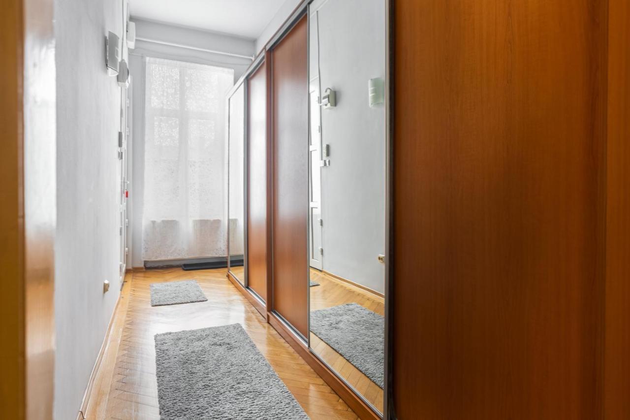 Stylish Studio Kronstadt Apartment Brasov Luaran gambar